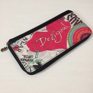 ❌SOLD❌Desigual ‘Welcome to Our World’ Zip Wallet